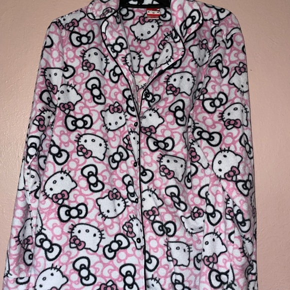 Hello Kitty Pink Pajama Set - Picture 4 of 5